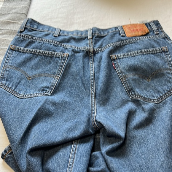 Men’s Levi’s 550s, 38x30 - Picture 2 of 4
